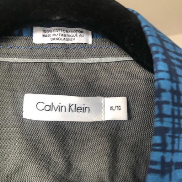 Short Sleeve Button Down - Picture 3 of 4